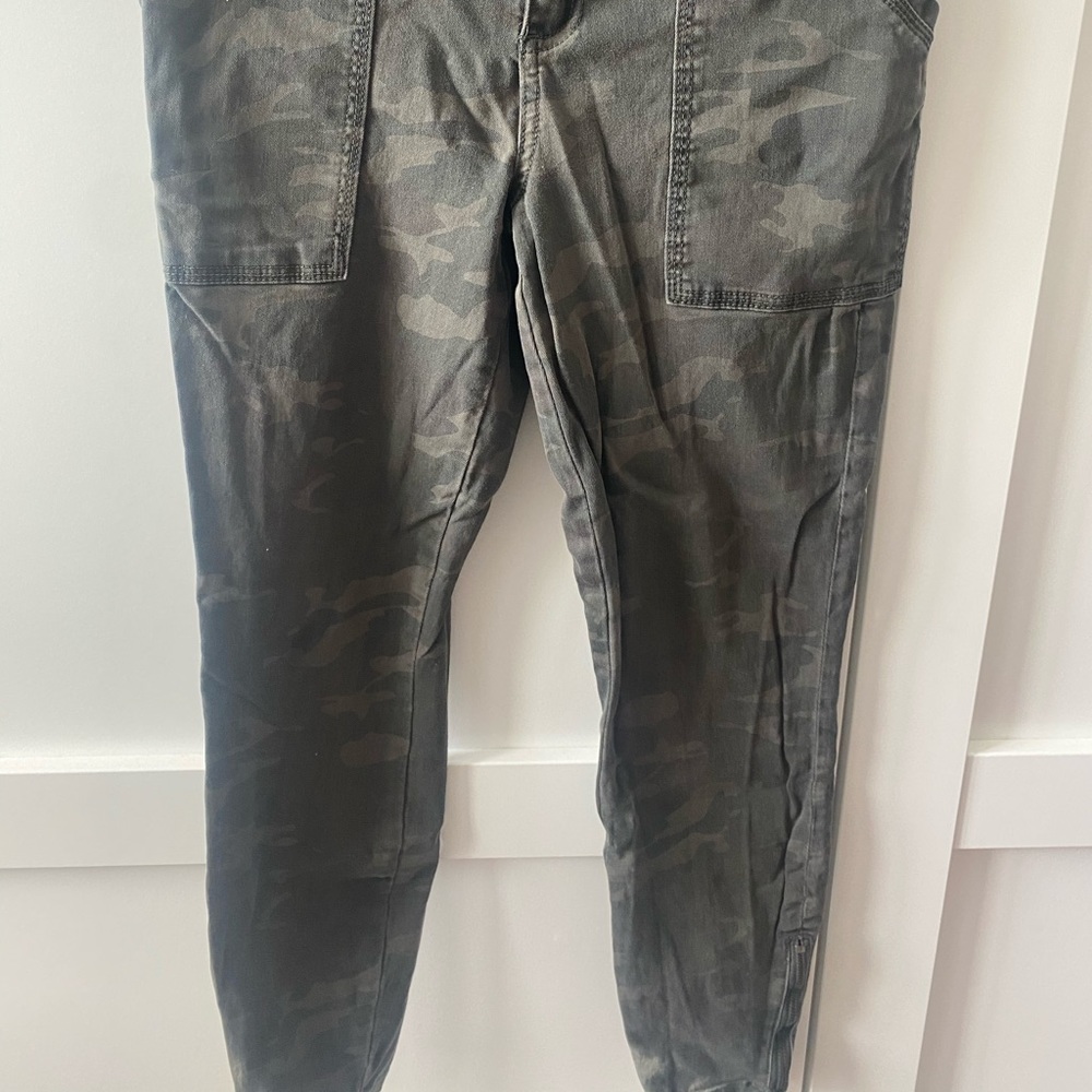Camo pants